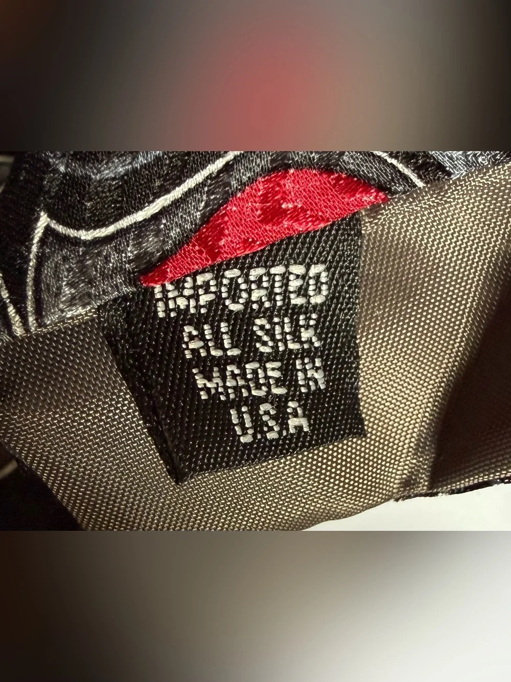 Vittorio Avanti Men’s Black Tie with Red and Gray Swirl Pattern - Silk - 58’ x 4